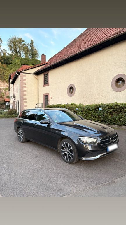 Image of Mercedes-Benz E 300