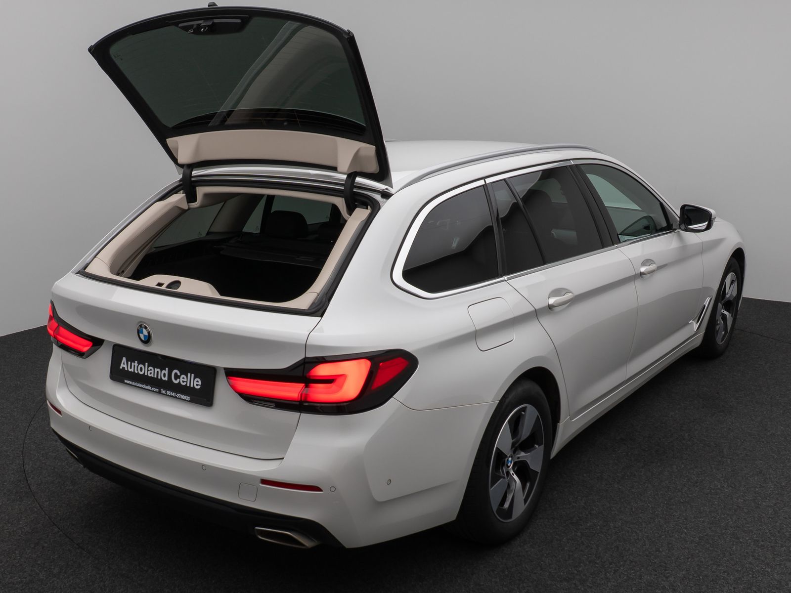 Fahrzeugabbildung BMW 520d Kamera DAB CockPitPlus Alarm Sport LED