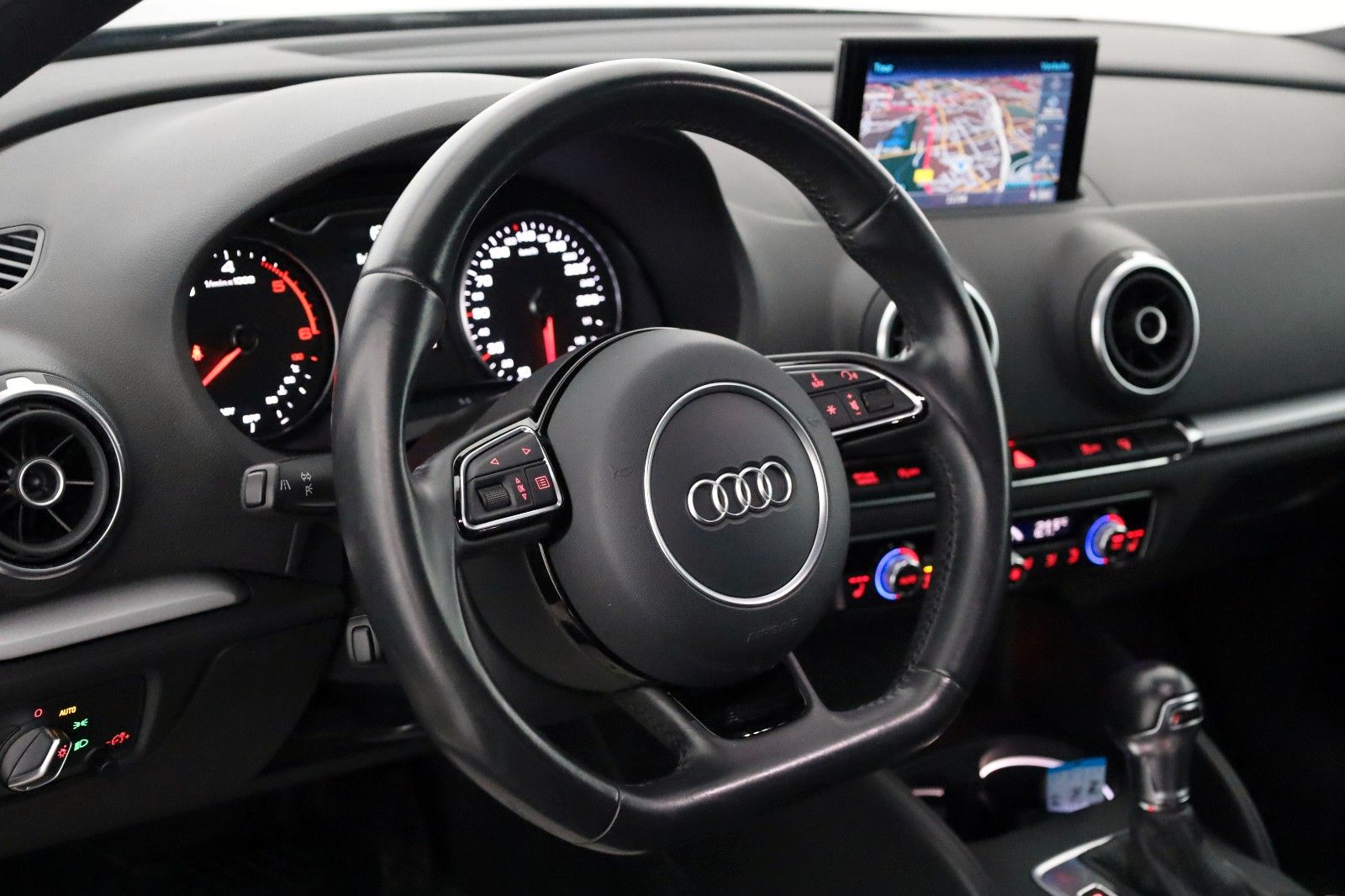 Fahrzeugabbildung Audi A3 Sportback S Line T.Leder,Navi,LED,ACC,SH,+WR