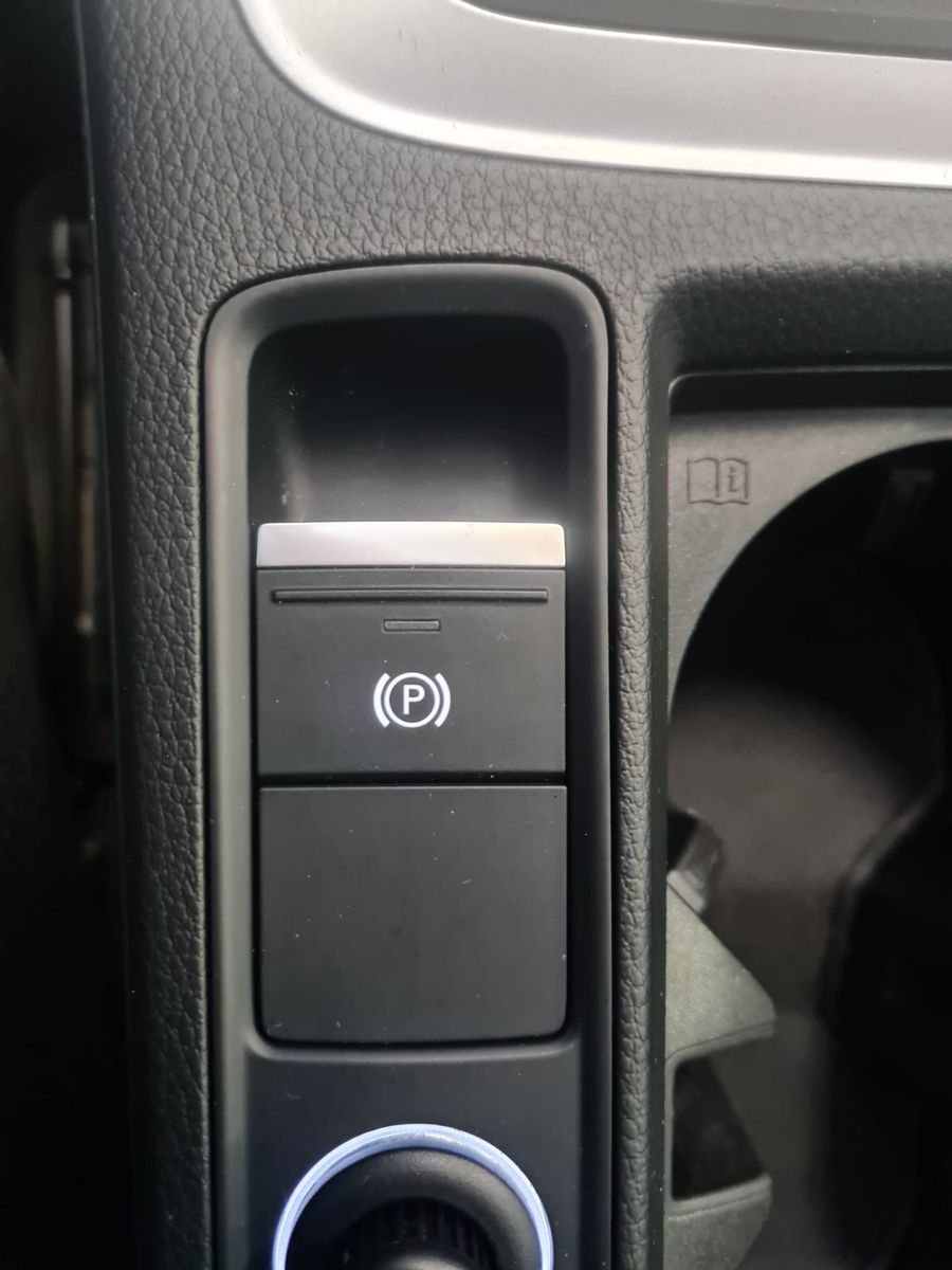 Fahrzeugabbildung Audi Q3 35 TFSI / LED / NAVI / AHK / VIRTUELL