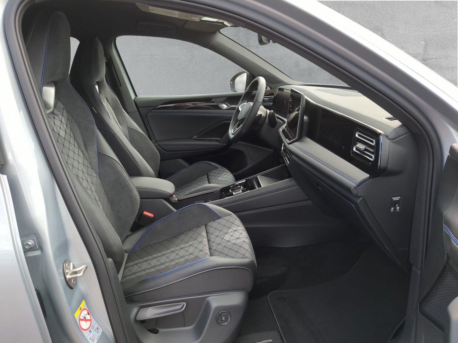 Fahrzeugabbildung Volkswagen Tiguan R-Line 2,0 TDI 110kW 7-Gang DSG AHK