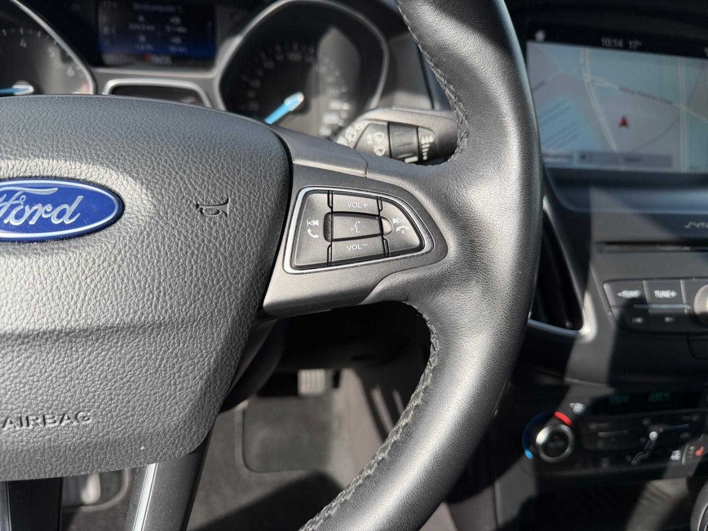 Ford Focus 1.5 Turnier Titanium *PDC v.&h.*SHZ*Klima*
