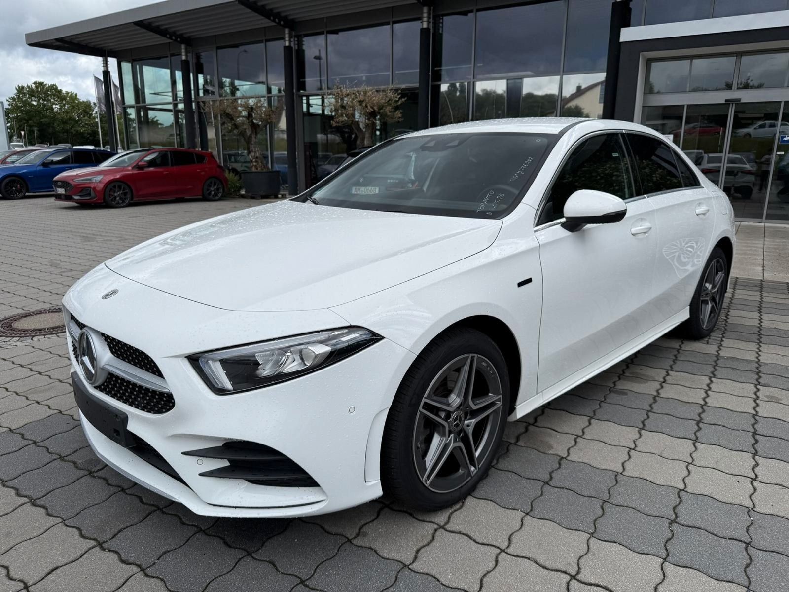 MERCEDES-BENZ A 250 e Lim. AMG Line 8-FACH+MBUX+KAMERA