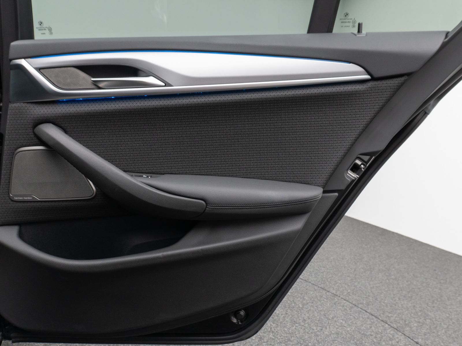 Fahrzeugabbildung BMW 520e  Laser 360° HUD DAB H/K ACC Alarm Komfort