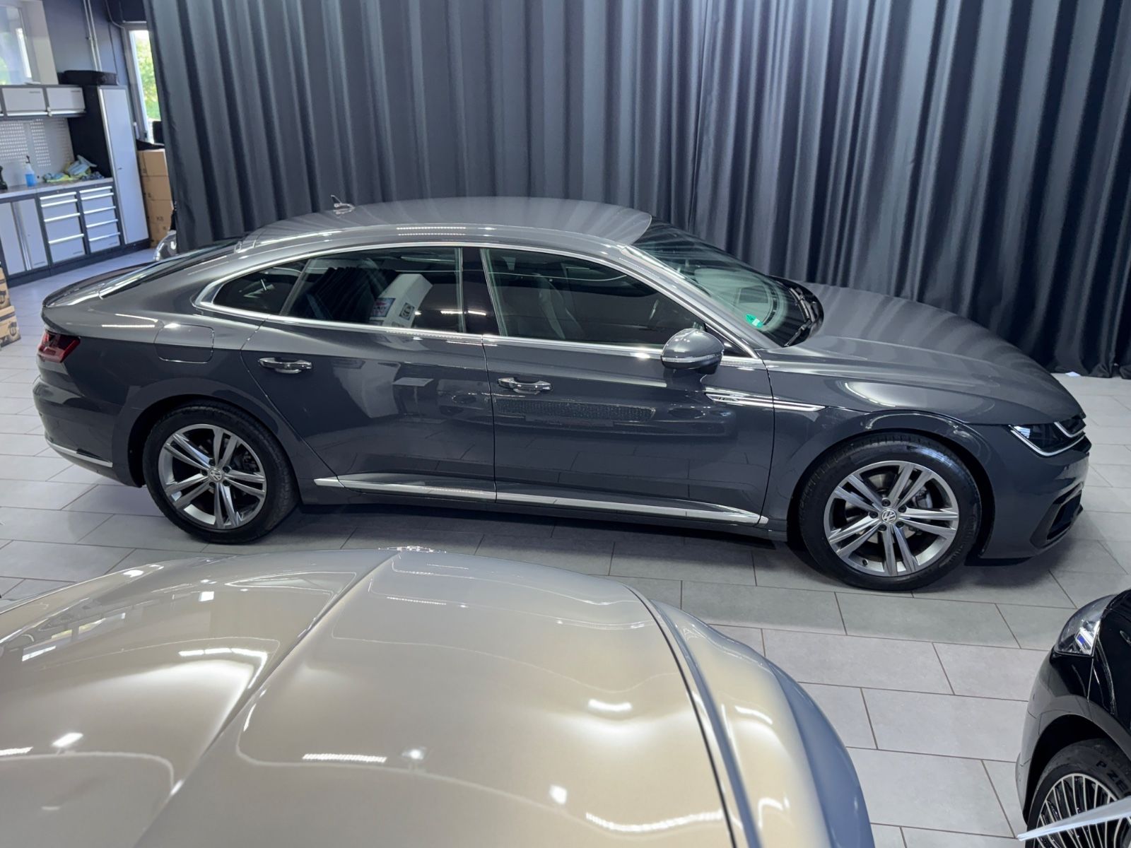 Fahrzeugabbildung Volkswagen Arteon R-Line|DSG|NAVI|ACC|DIGI-TACHO|1.HAND