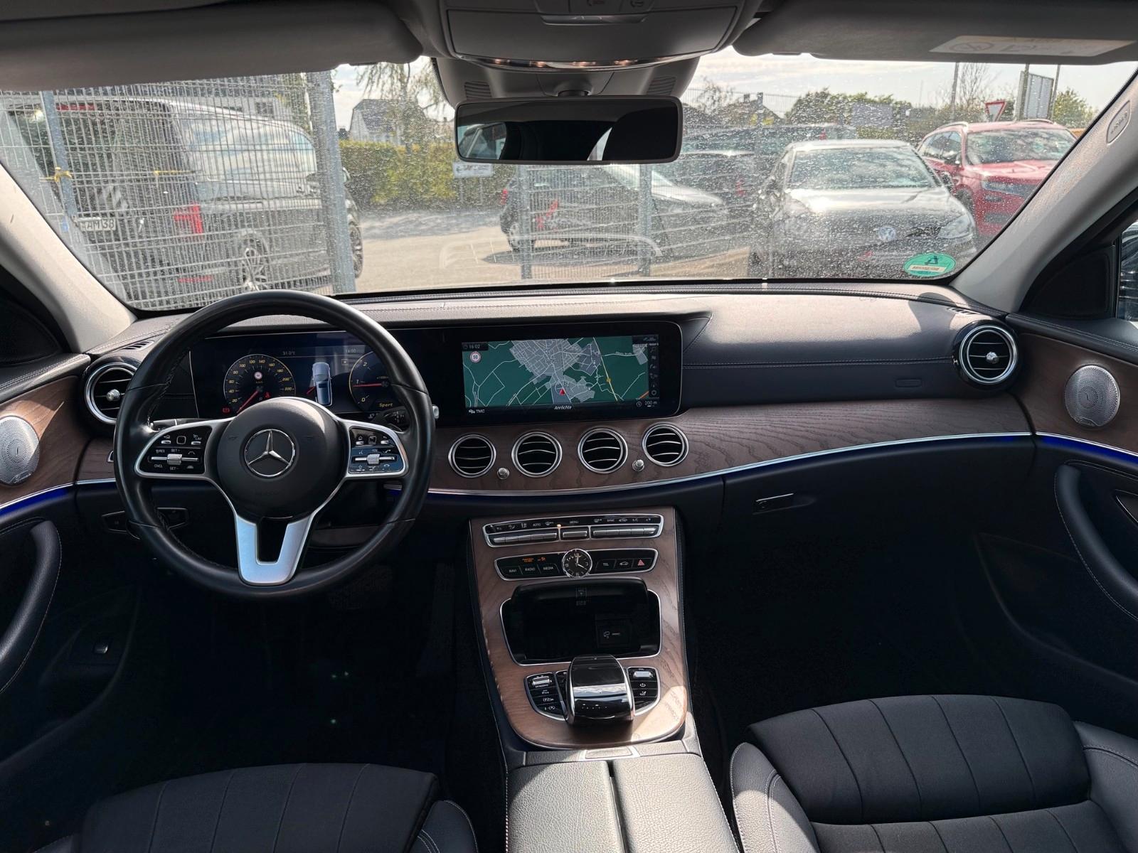 Mercedes-Benz E 300 d T-Modell Night-Paket,LED, Burmester