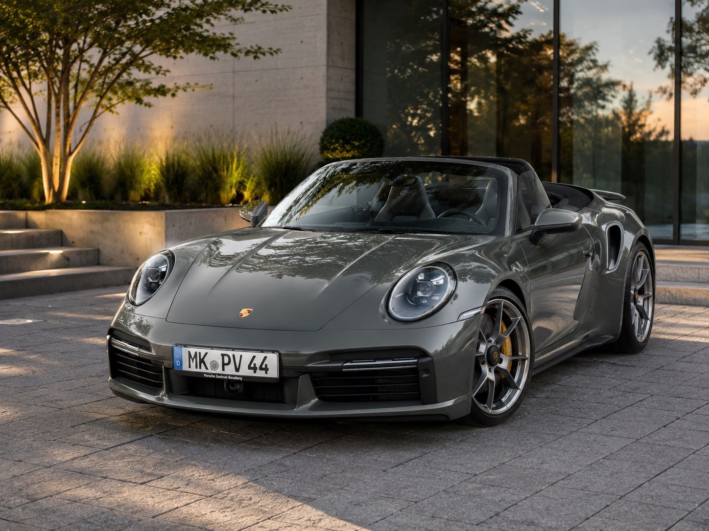 PORSCHE 992 Turbo S Cabriolet /  NP: 289.000,00 Eur !!!