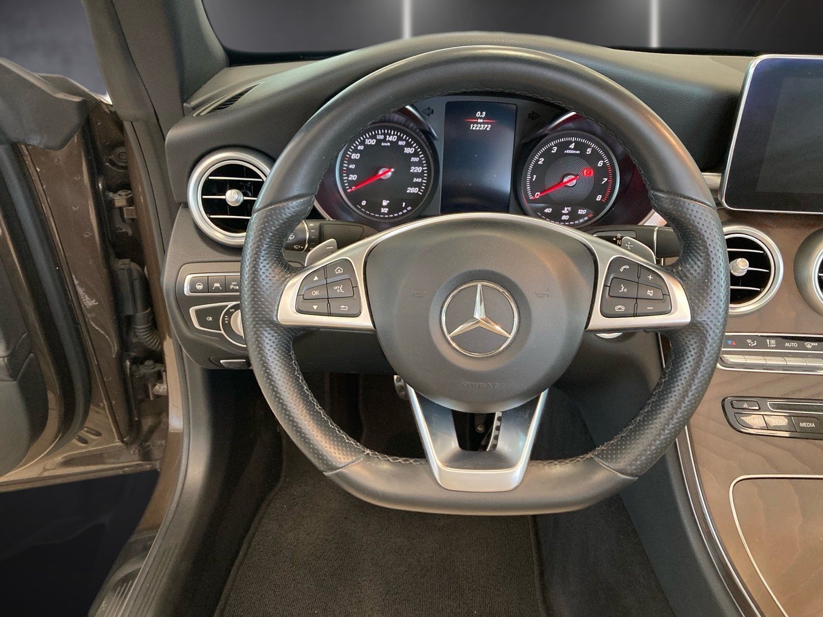Fahrzeugabbildung Mercedes-Benz C 300 AMG*Burmester*Distro*Totwink*LED*Kam*AHK*