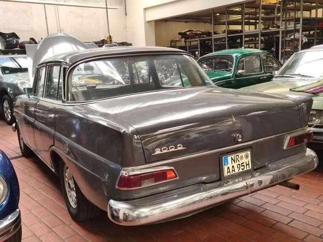 Mercedes-Benz 200 D Heckflosse