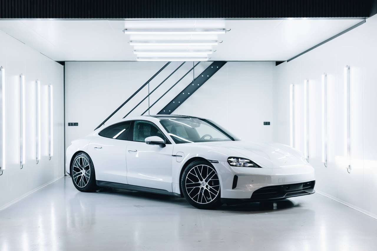 Porsche Taycan Achterasbesturing Luchtvering Pano BOSE A