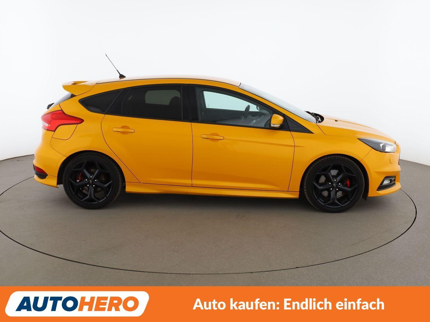Ford Focus 2.0 EcoBoost ST *NAVI*XENON*TEMPO*PDC*SHZ*