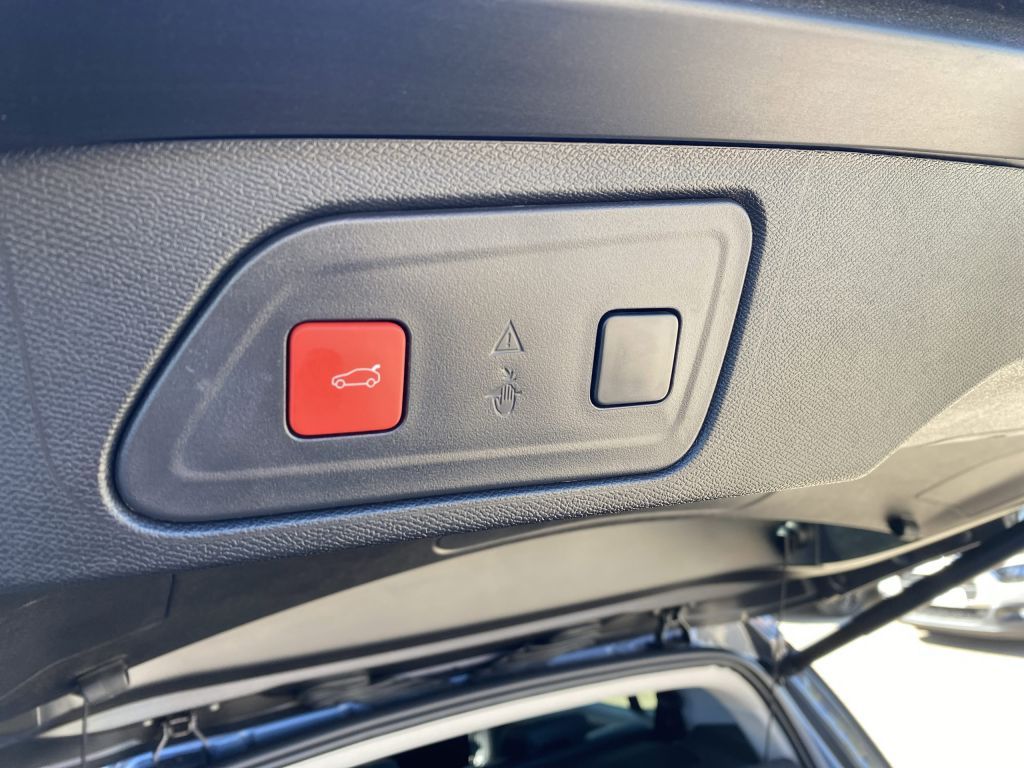 Fahrzeugabbildung Citroën C5 Aircross Hybrid 145 Automatik MAX *Allwetter*