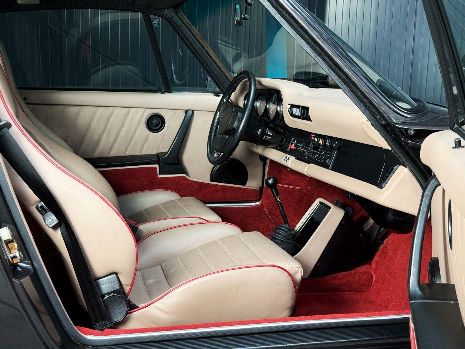 Fahrzeugabbildung Porsche 911 SC "WEISSACH EDITION"