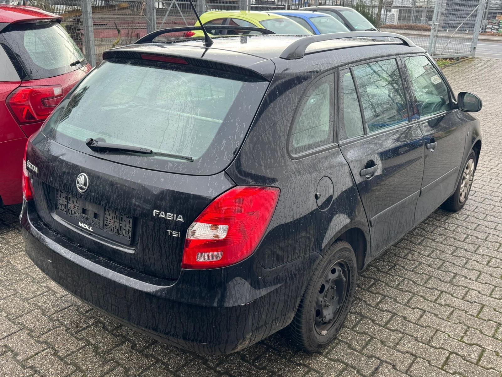 Skoda Fabia 2014 — photo 16
