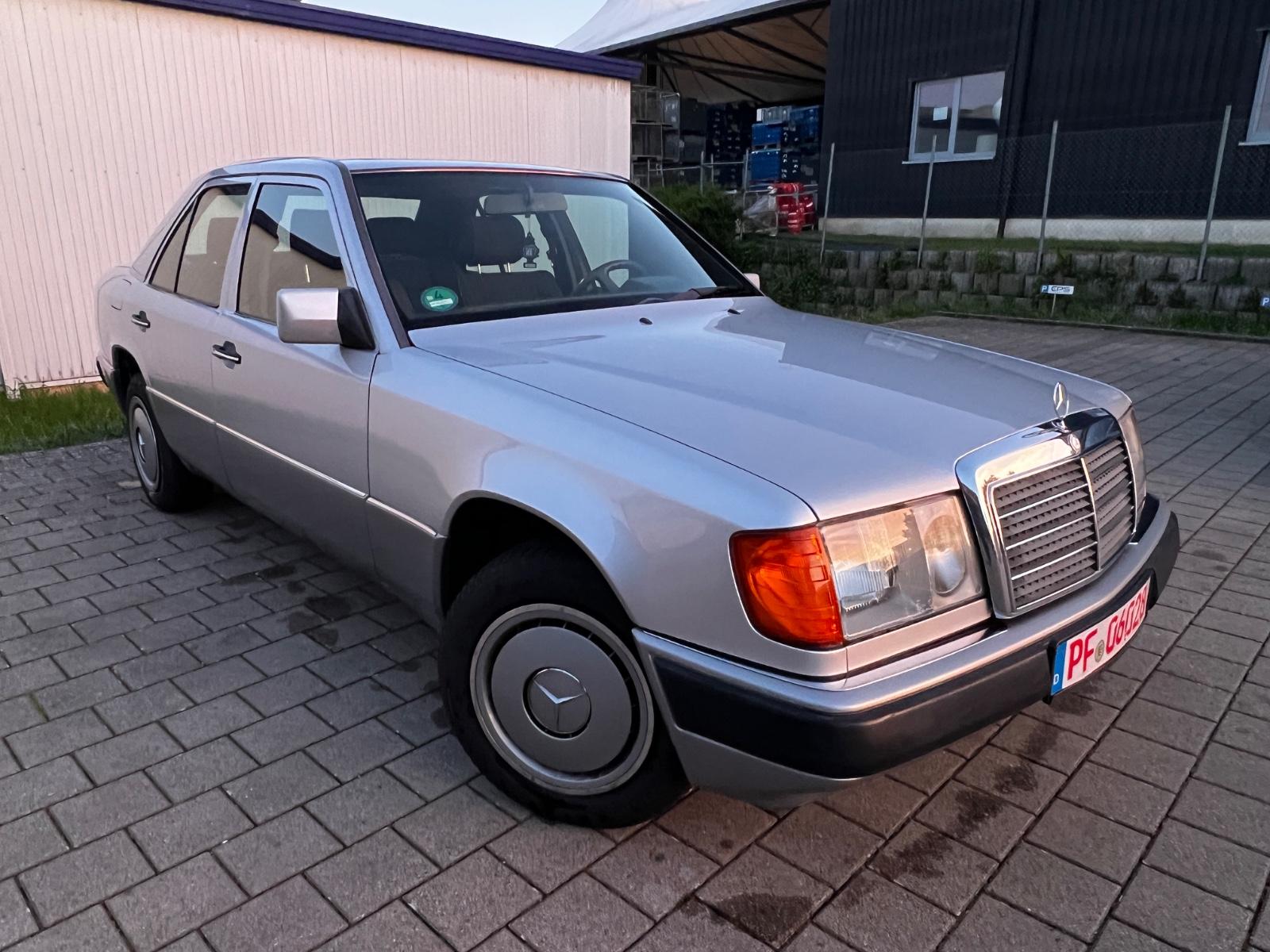 Mercedes-Benz 200 E *Automatik*Schibedach*H Kannzeichen*