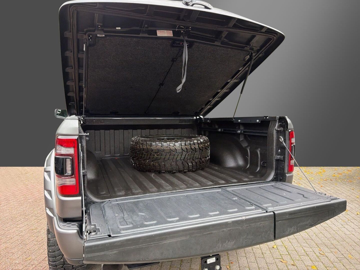 Fahrzeugabbildung Dodge RAM RAM1500 Limited Crew Cab Extremumbau Voll Au