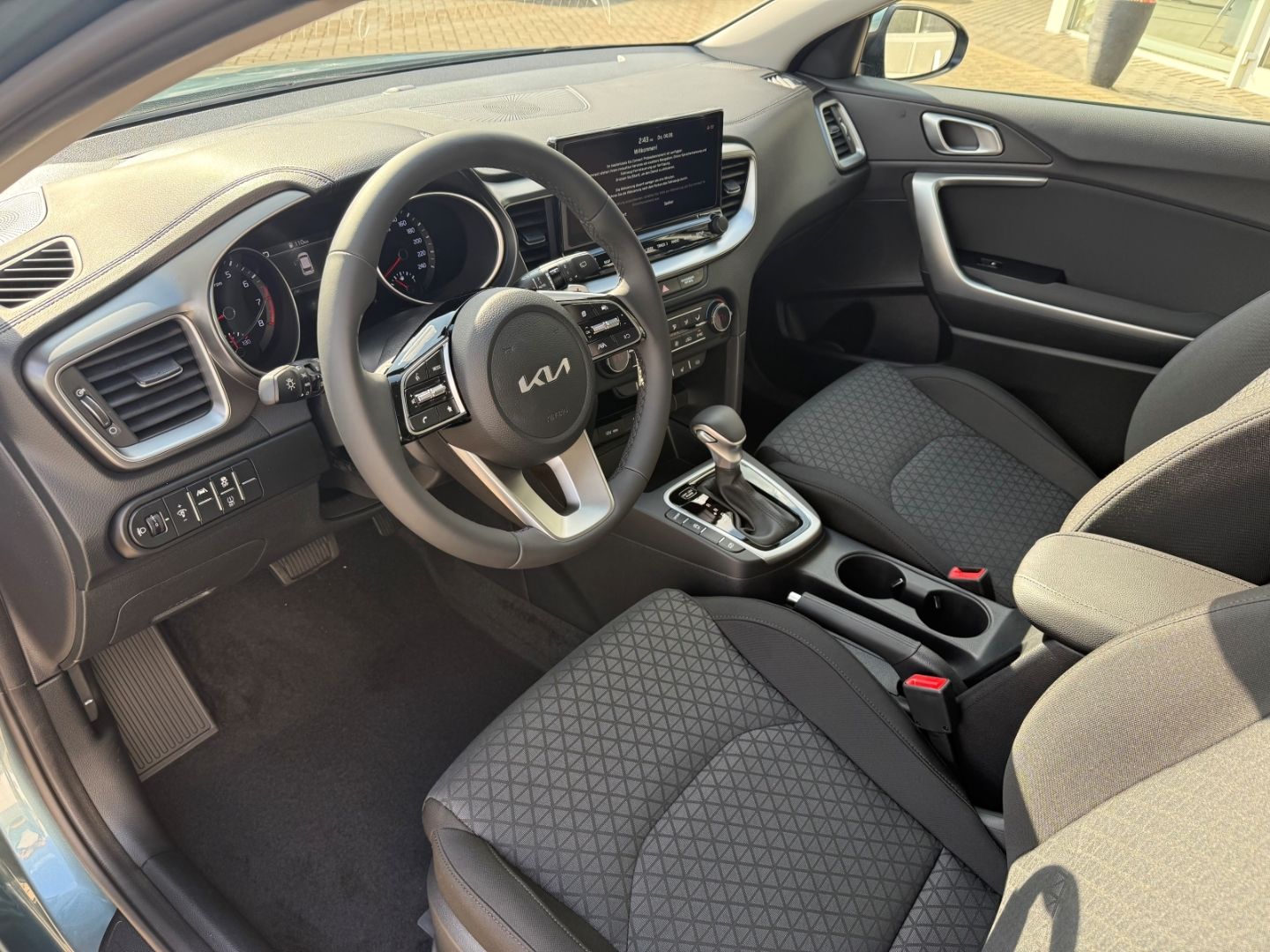 KIA Ceed 1.5 Mild-Hybrid EU6e 1,5 T-GDI LX Plus SPEC - Image 12
