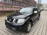 Nissan Navara 2.5 dci 4x4 Doppel-Kabine Automatik Navi - : Pickup, Kabine