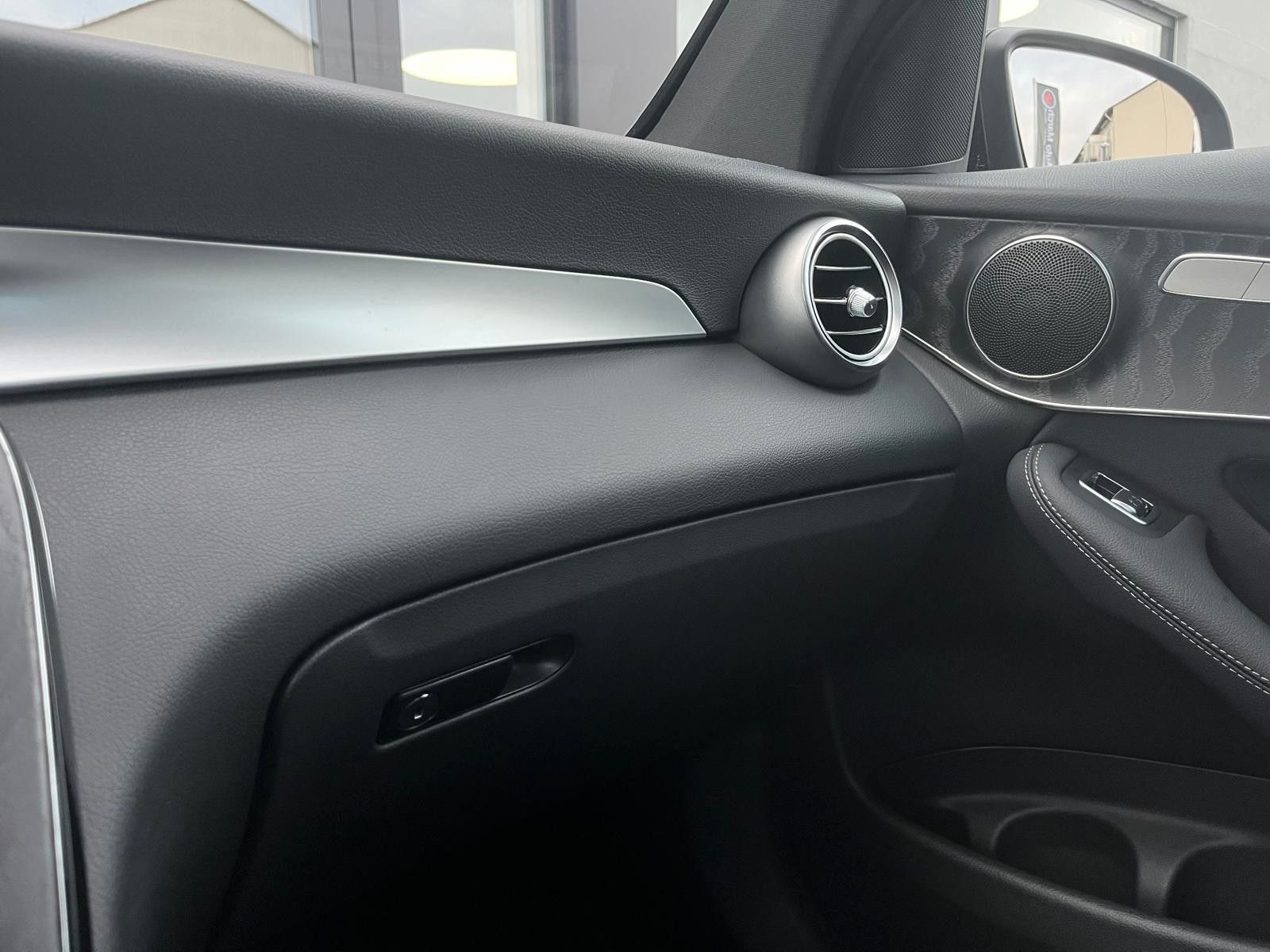 Fahrzeugabbildung Mercedes-Benz GLC 300e 4Matic AMG-Line*Pano*Night*Business*1.H