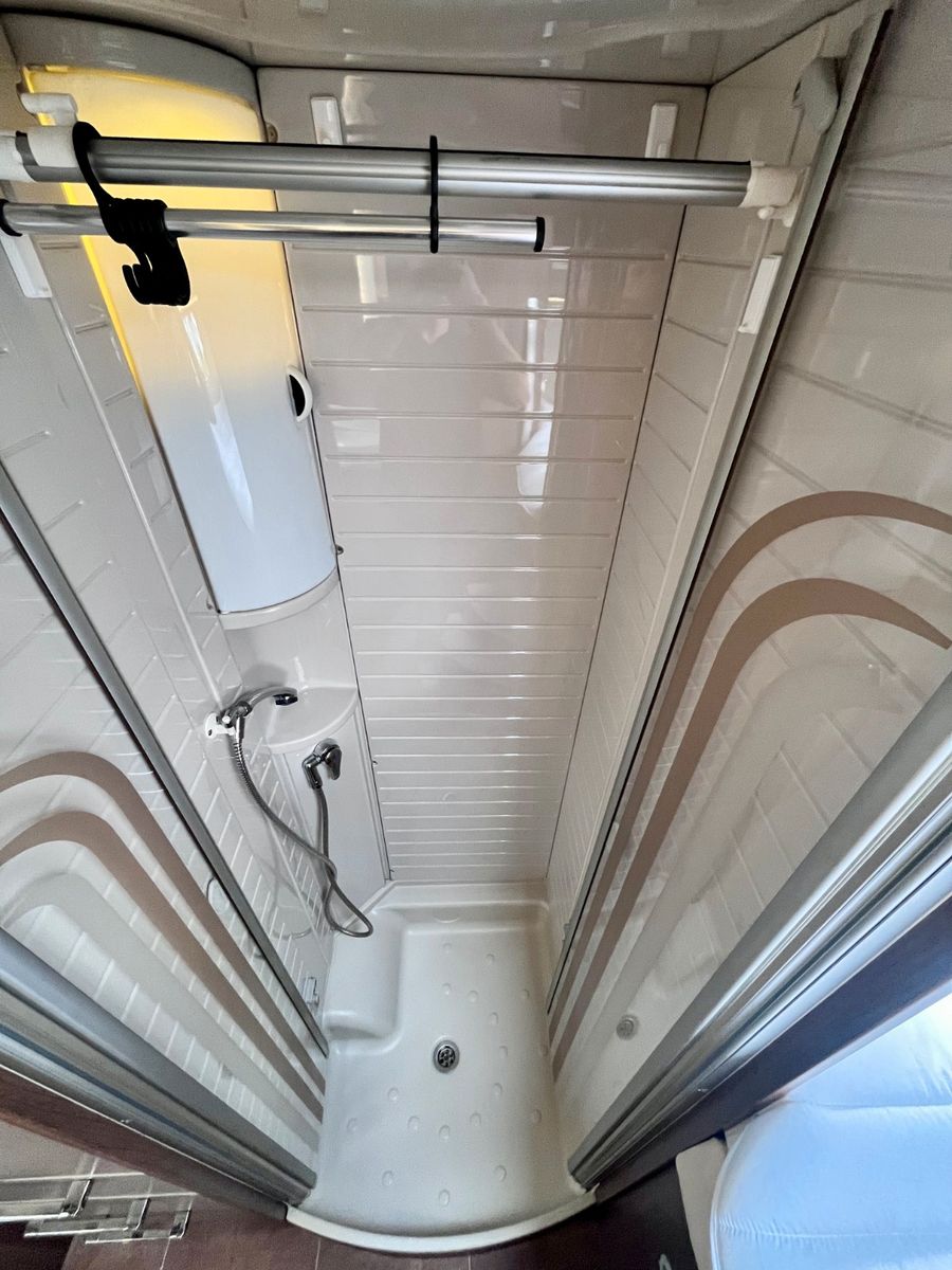Fahrzeugabbildung Bürstner Elegance I 821 - Hubstützen, Solar, TV, Alde