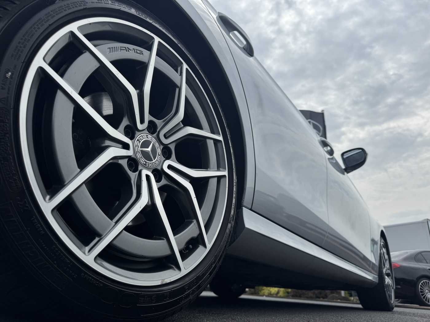 Fahrzeugabbildung Mercedes-Benz E 220d T AMG+AHK+ESD+RKamera+TotW+ Ambiente