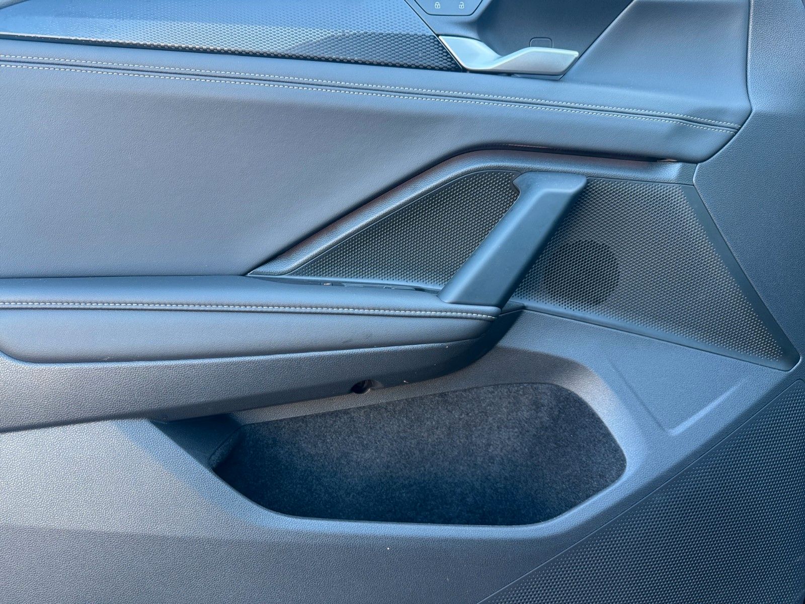 Fahrzeugabbildung Volkswagen Tayron Life 1.5 TSI