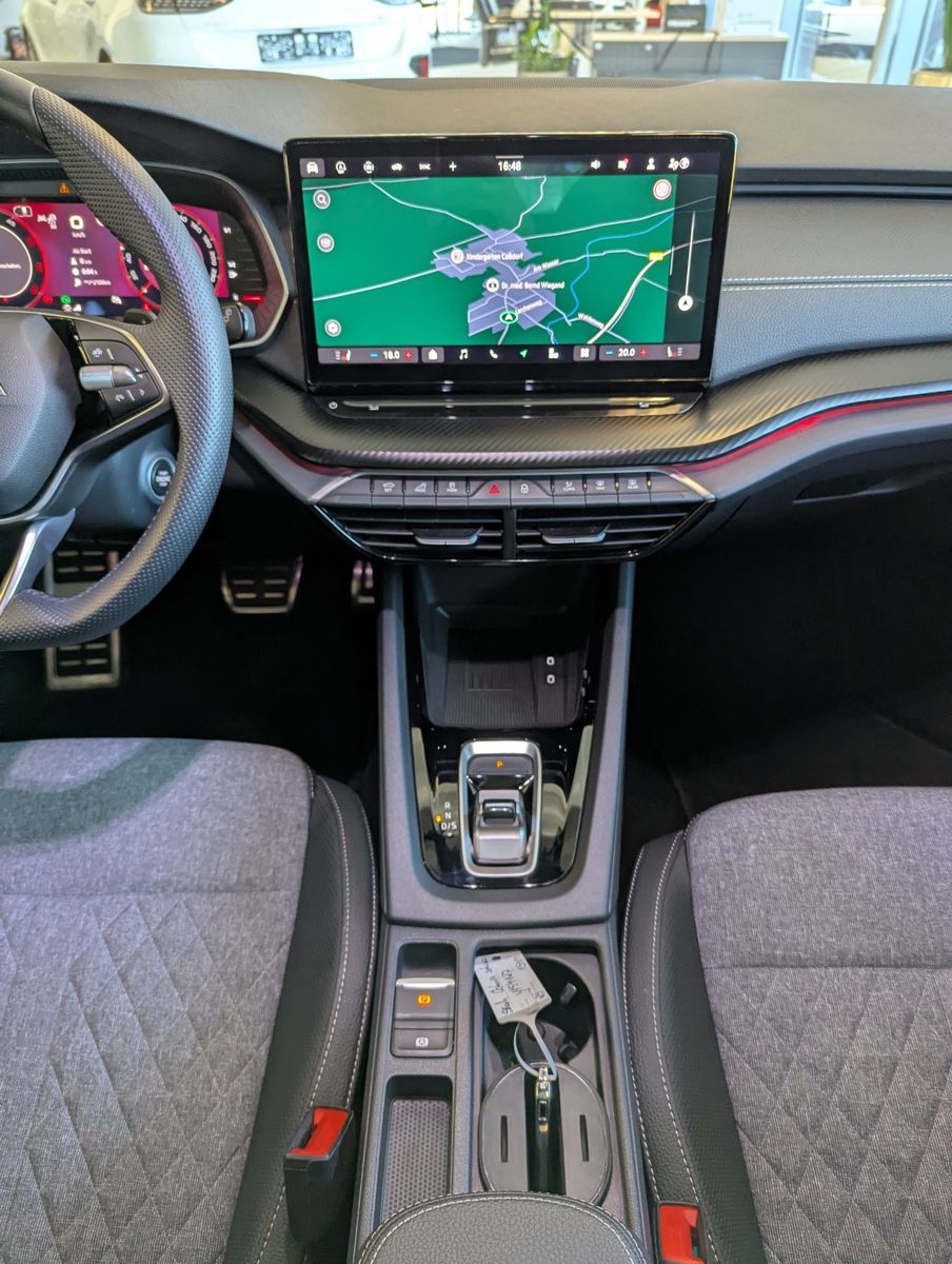 Fahrzeugabbildung SKODA Octavia 2.0 TDI Sportline Canton Matrix Pano 5J