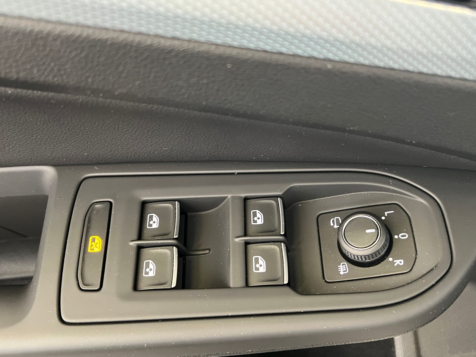 Fahrzeugabbildung Volkswagen Golf VIII GOAL 1.5 TSI *LED, App-Connect, 16'-LM