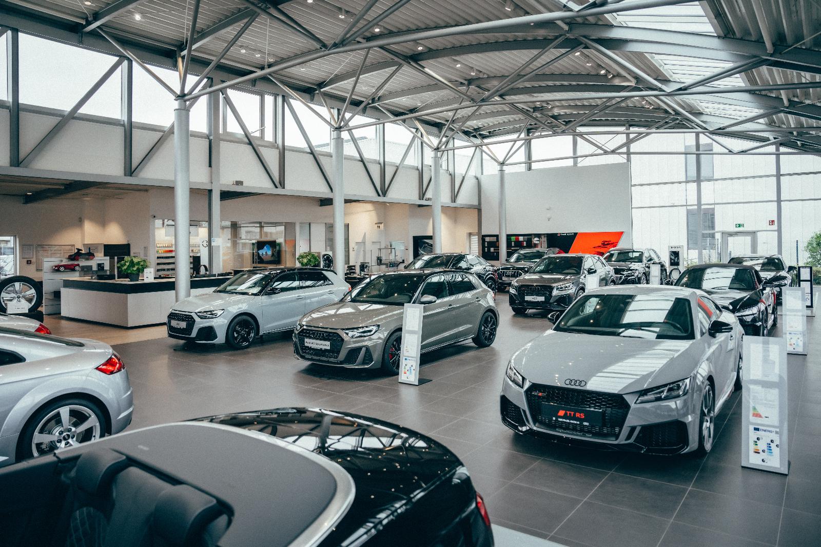 showroom-image-top