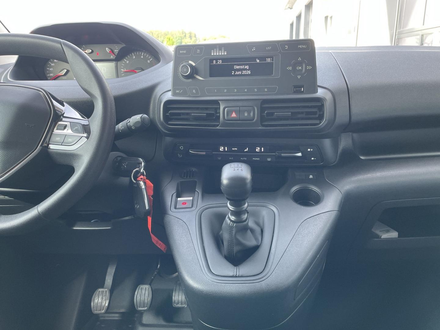 Peugeot Partner 1,5 BlueHDi 130 Premium Klima PDC Tempom