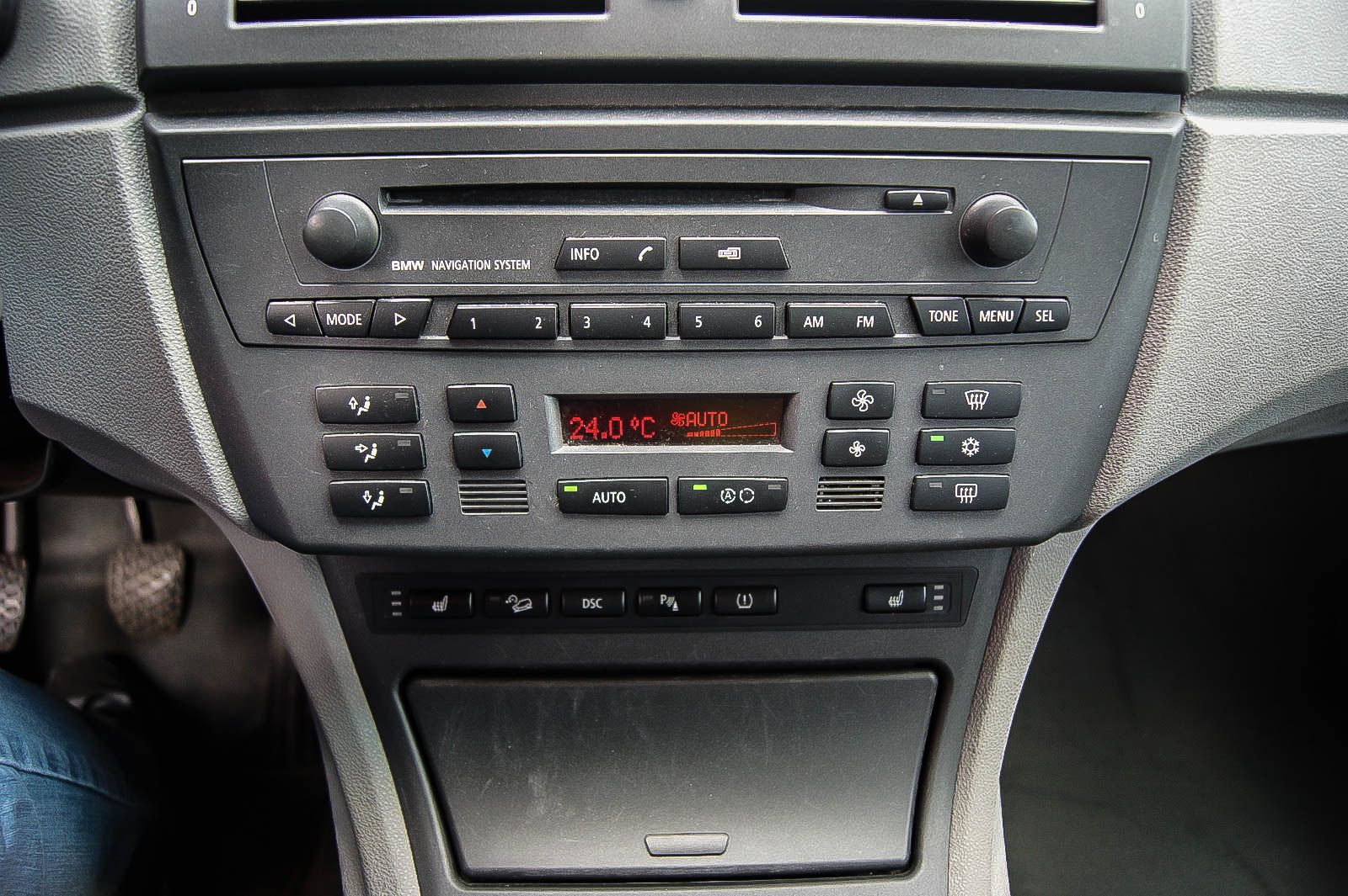 Fahrzeugabbildung BMW X3 3.0i  LEDER XENON NAVI SPORT-FW = aus 1.HAND=