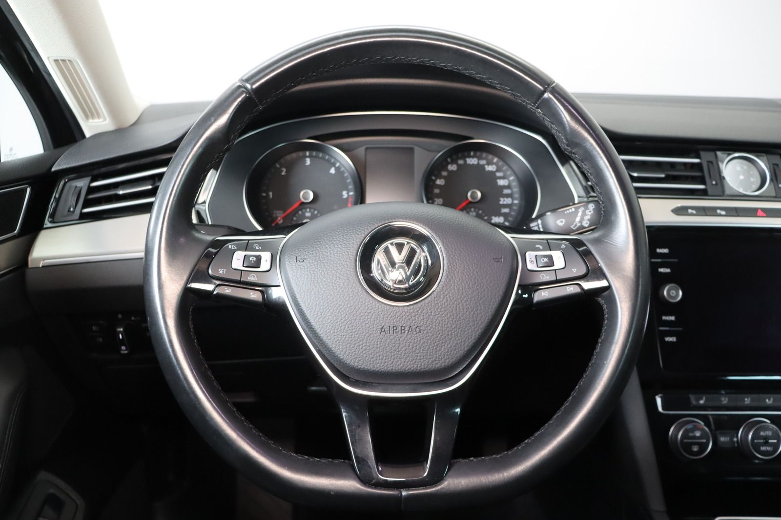 Fahrzeugabbildung Volkswagen Passat Variant 2.0 TDI Highline BlueMotion DSG