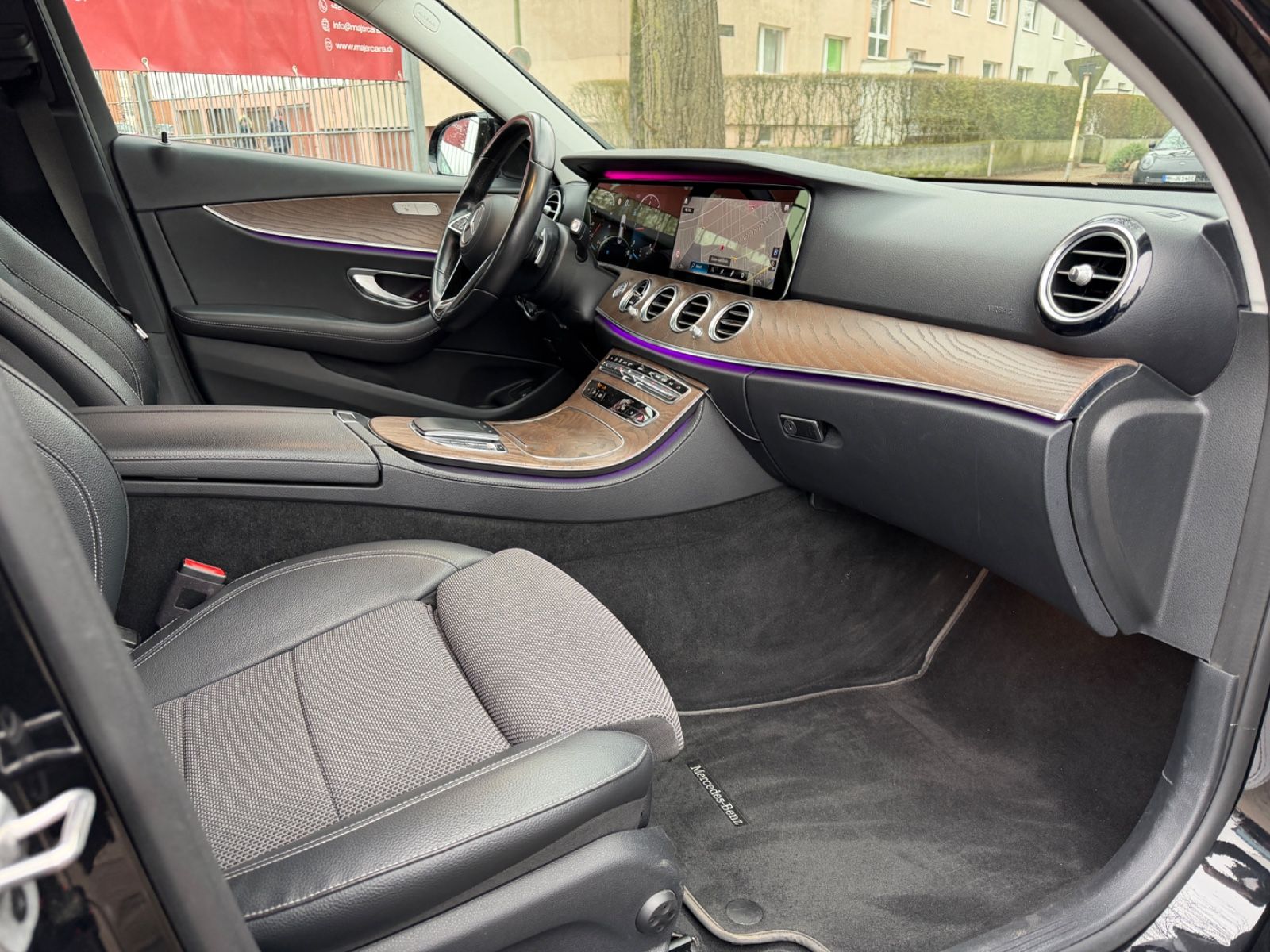 Fahrzeugabbildung Mercedes-Benz E 220d Night-Paket*JUNGE STERNE*KAMERA*LED*