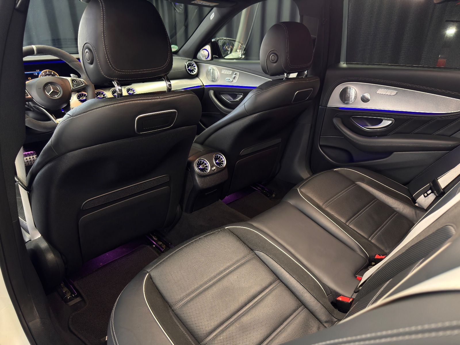 Fahrzeugabbildung Mercedes-Benz E 63 S AMG 4Matic+|AMG DRIVER|BURMESTER|TV|VOLL