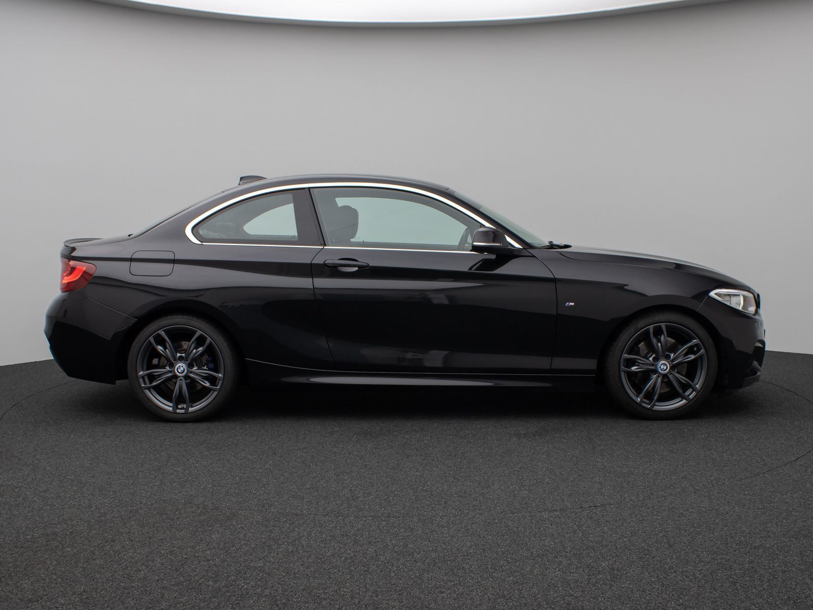 Fahrzeugabbildung BMW 228i Coupé M Sport NaviPro DAB HiFi Xenon PDC