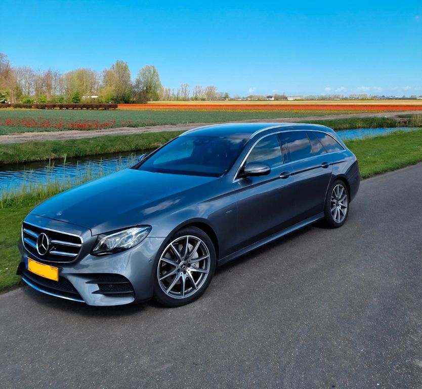 Image of Mercedes-Benz E 220