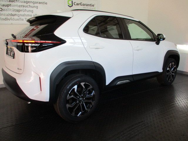Fahrzeugabbildung Toyota Yaris Cross Hybrid FWD Teamplayer, Winter-Paket
