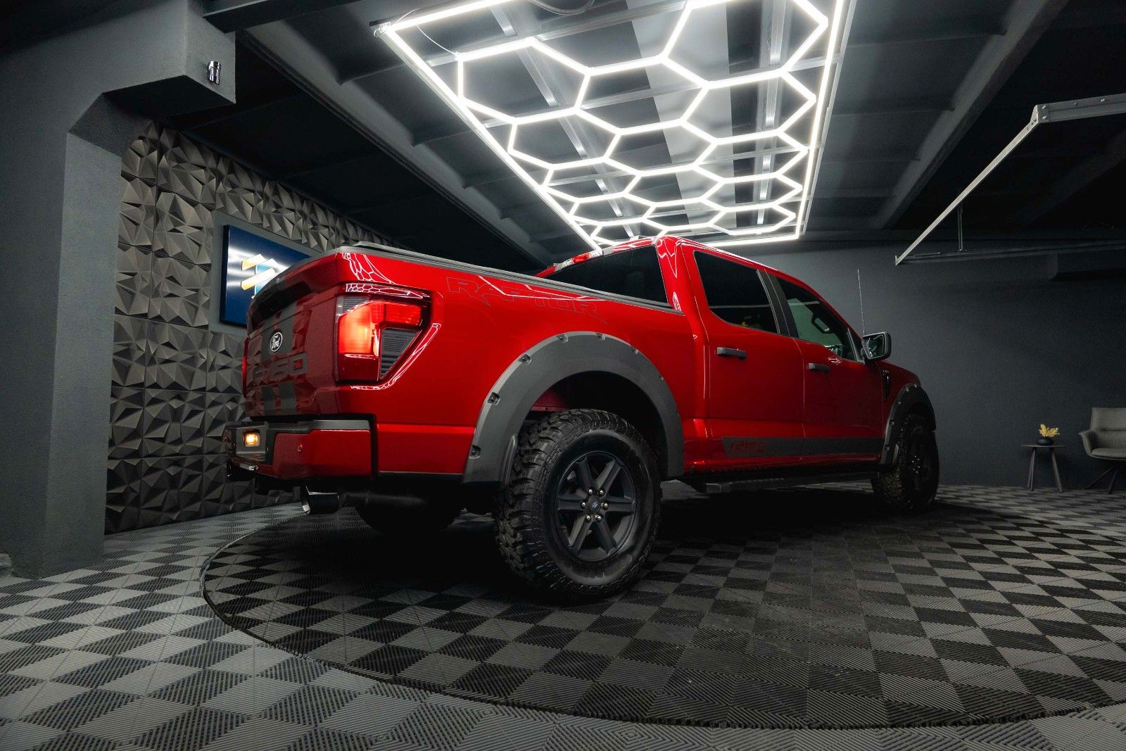 Fahrzeugabbildung Ford F150 5.0L V8 4x4 Offroad SuperCrew RAPTOR 19%