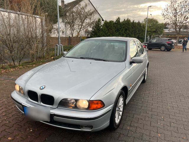 BMW 520i Liebhaber Fahrzeug tüv,Inspektion...