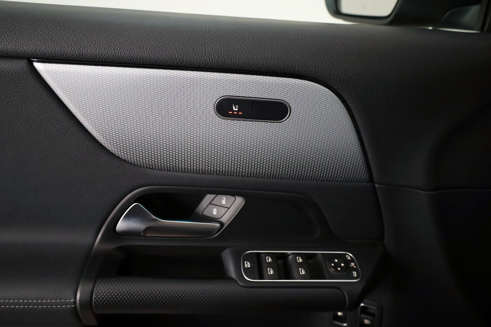 Fahrzeugabbildung Mercedes-Benz GLA 250e Style Navi,Park P,Kamera,T.Leder,SH,LED
