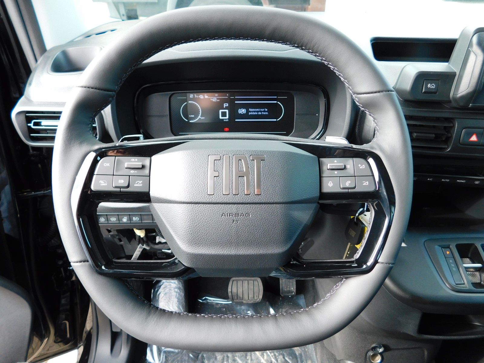 Fahrzeugabbildung Fiat e-Doblò  Multicab XL Mixto