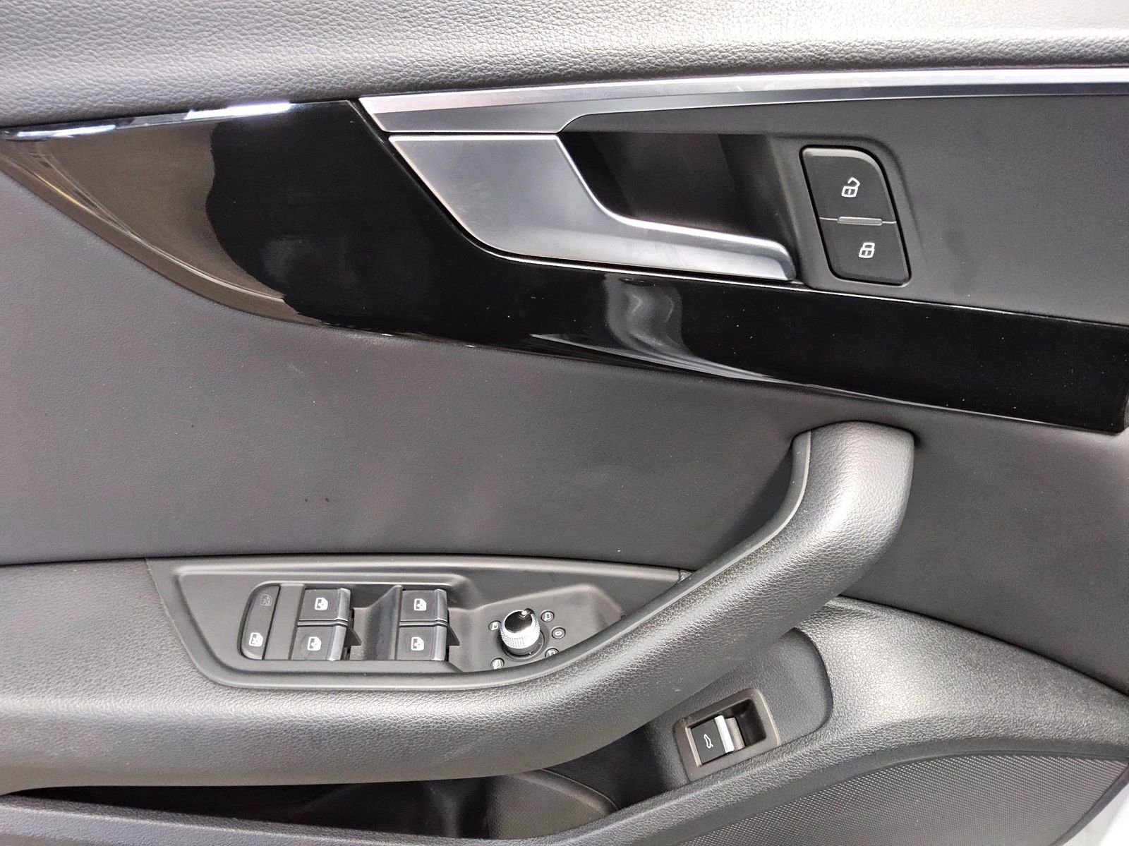 Audi A4 Avant 40 TDI S-Line Leder Navi LED PDC AHK foto 9
