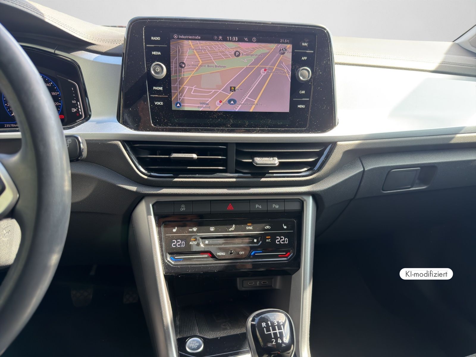 Volkswagen T-Roc - Bild 12