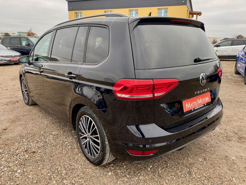 Fahrzeugabbildung Volkswagen Touran 1.5 TSI DSG 7-SITZER AAC AHK LED NAVI