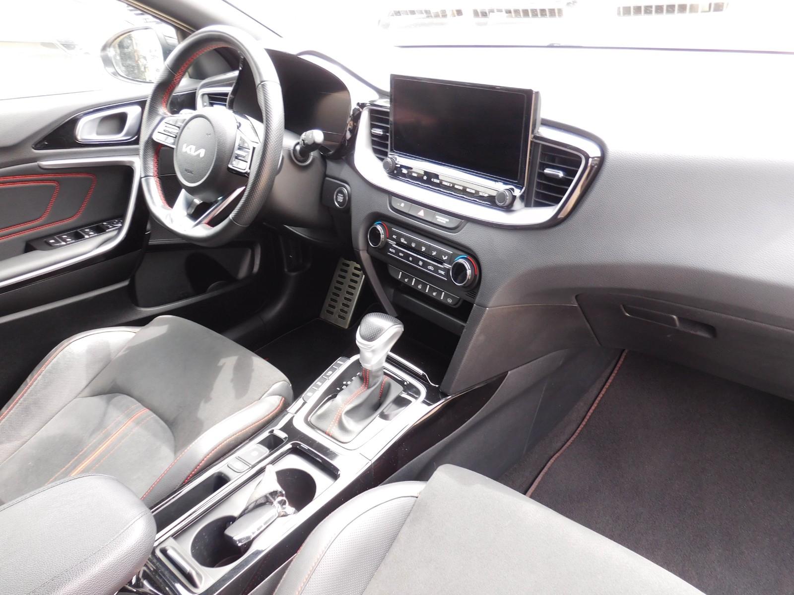 Kia ProCeed 1.6T-GDI DCT7 GT*LED*NAV*KAM*ACC