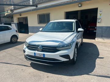 Volkswagen Tiguan - 2