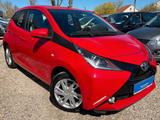 Toyota Aygo x-play*1.HD*Aut*40.TKM*Kamera*TÜV NEU - Toyota in Berlin: Aygo