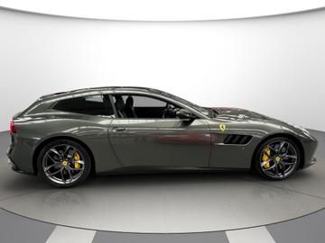 2017 Ferrari GTC4LUSSO — фото 10