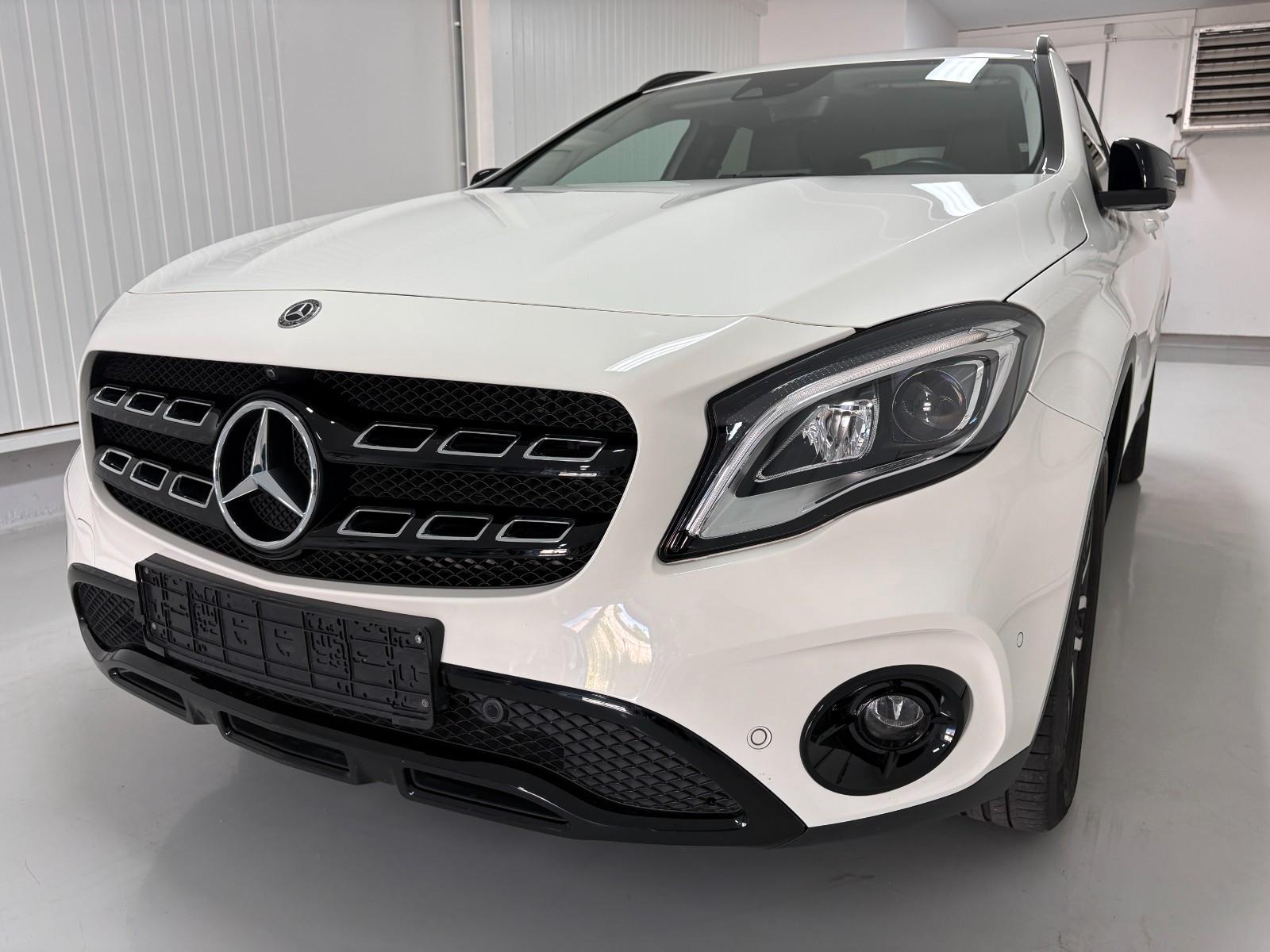 Mercedes-Benz GLA 180/LED/Navi/AHK/18"