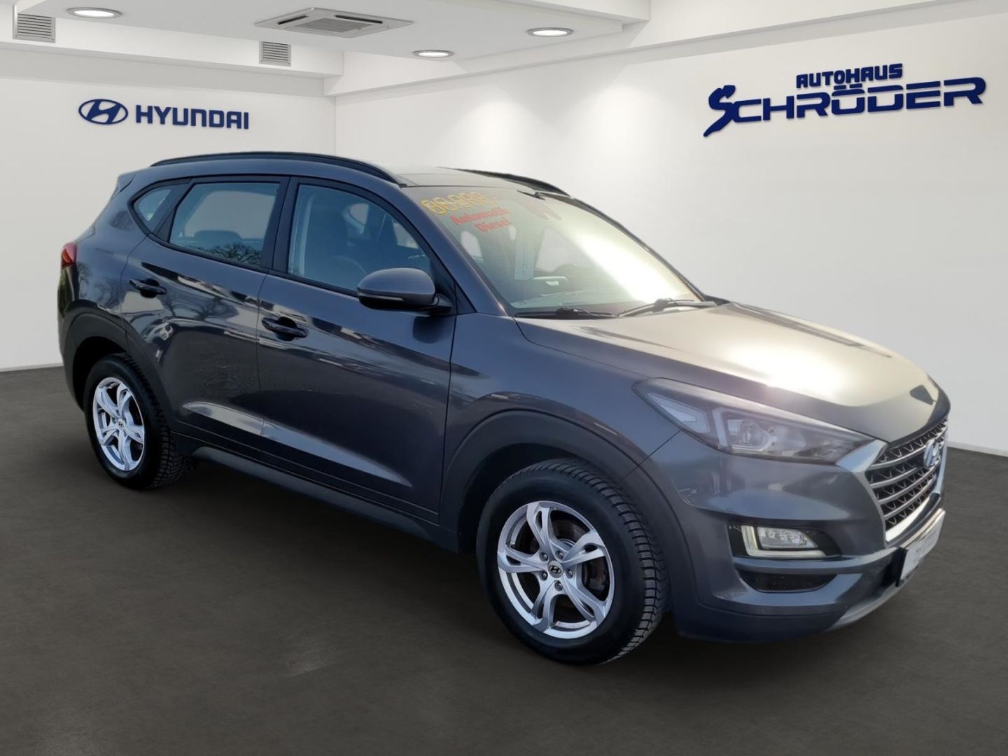 Fahrzeugabbildung Hyundai Tucson TREND 1.6 CRDi PANO+NAVI+PDC+KLIMA+SHZ